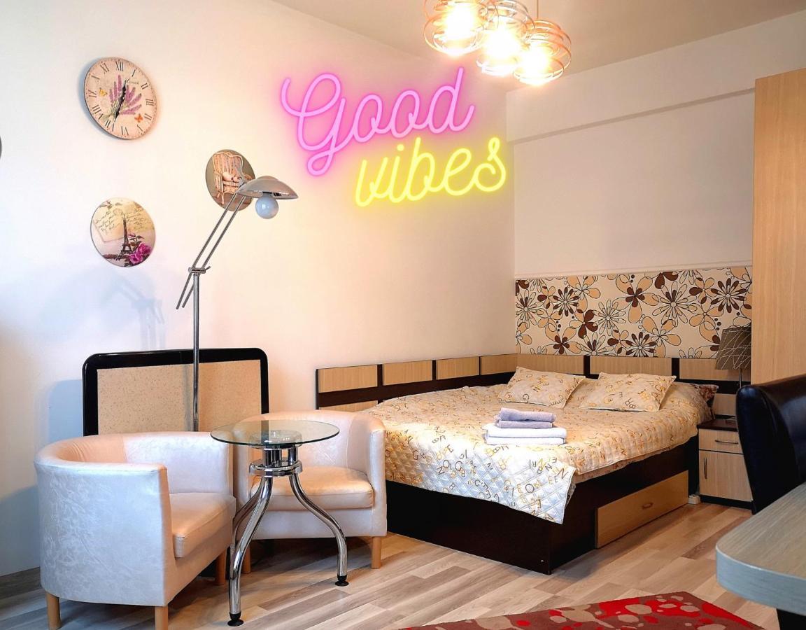 Good Vibes In Cismigiu Studio Steps From Subway Self Check In Bucureşti Ngoại thất bức ảnh