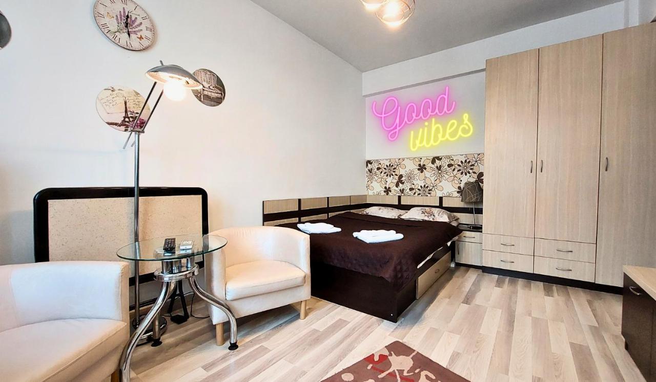 Good Vibes In Cismigiu Studio Steps From Subway Self Check In Bucureşti Ngoại thất bức ảnh